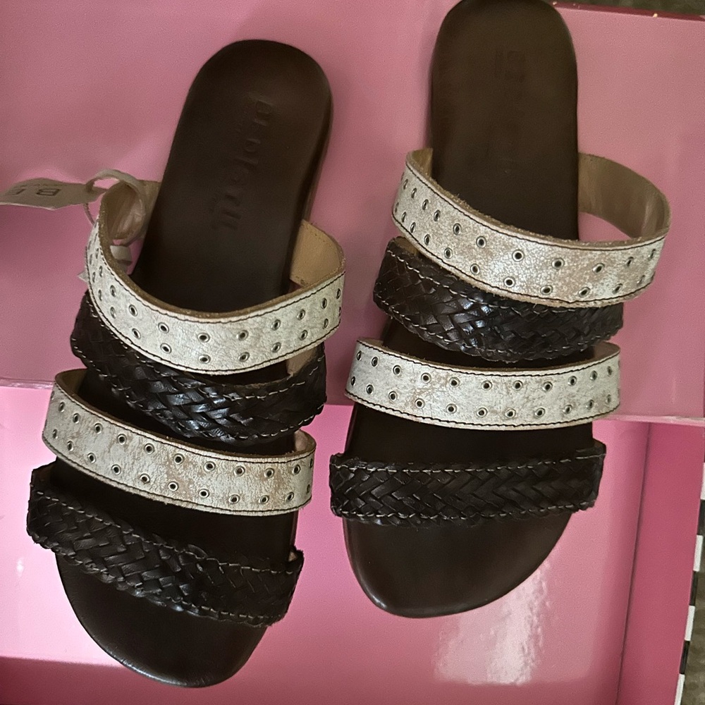 BedStu Women's Sandals in Brown and Cream - Picture 2 of 8
